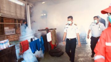 Asap Putih Kepung Blok Hunian: Lapas Pekanbaru ‘Perangi’ Nyamuk DBD Demi Tidur Nyenyak Ratusan WBP